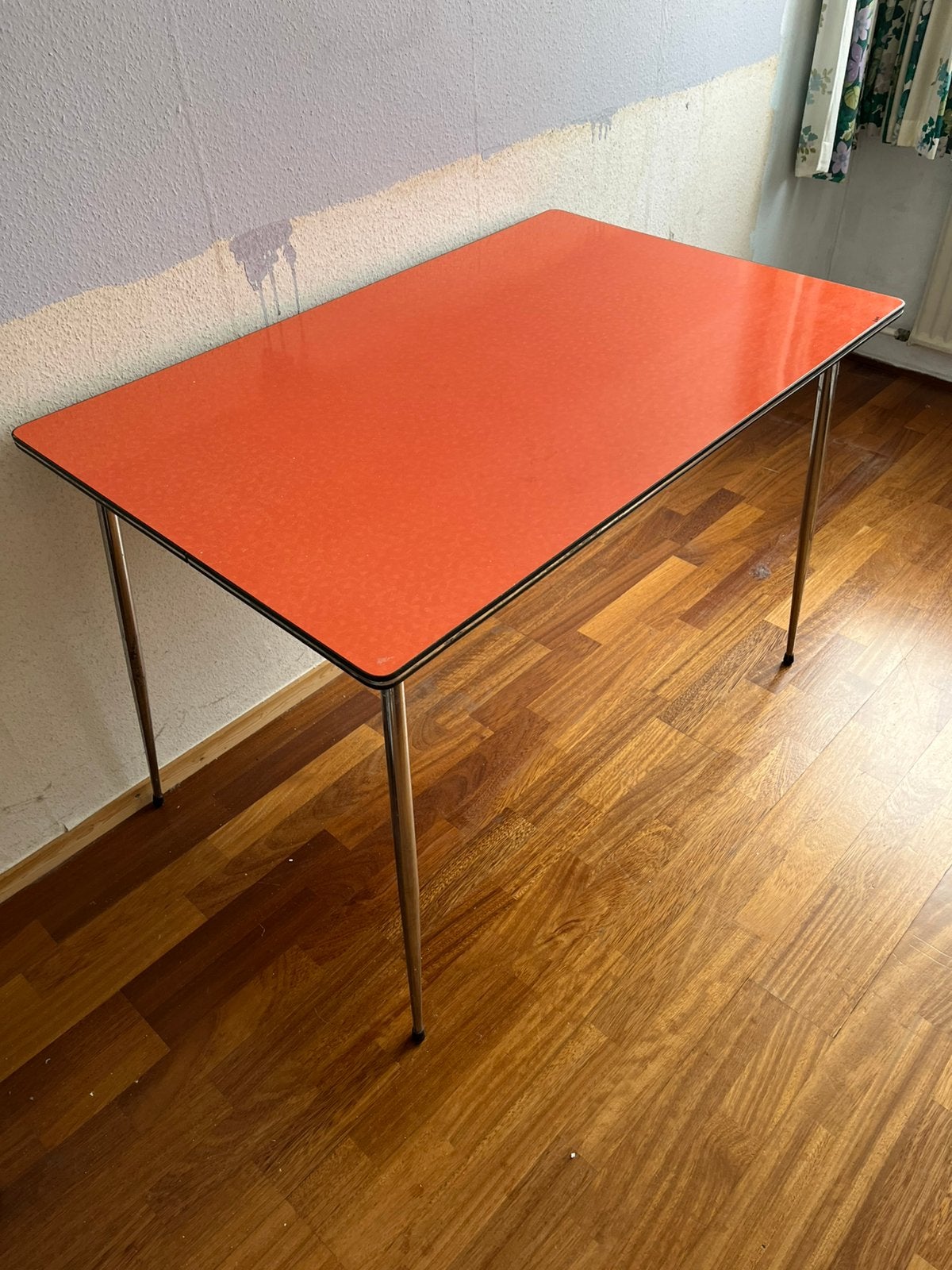 1970’s keukentafel oranje formica met stootrand, Ophalen, Gebruikt, 50 tot 100 cm, 50 tot 100 cm