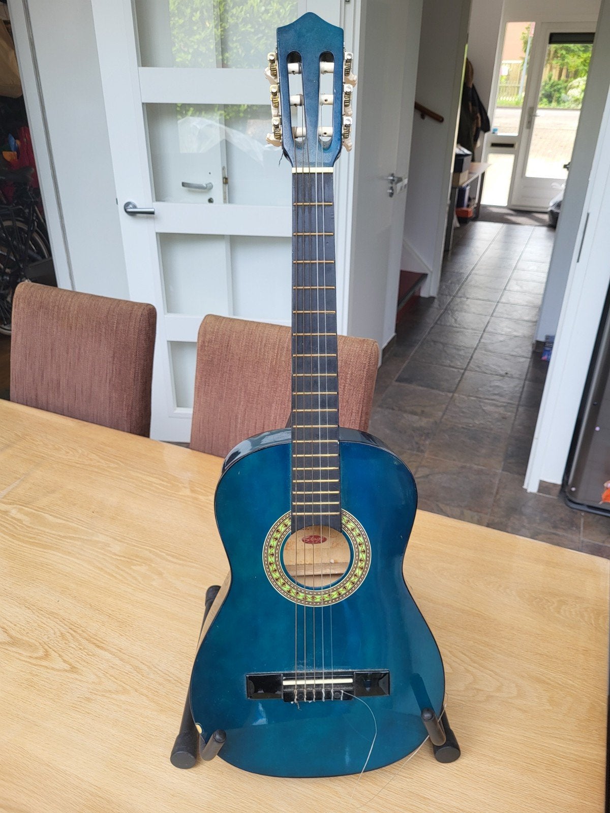 Stagg Gitaar (blauw) inclusief standaard Handmade Stagg C510, Muziek en Instrumenten, Snaarinstrumenten | Gitaren | Akoestisch