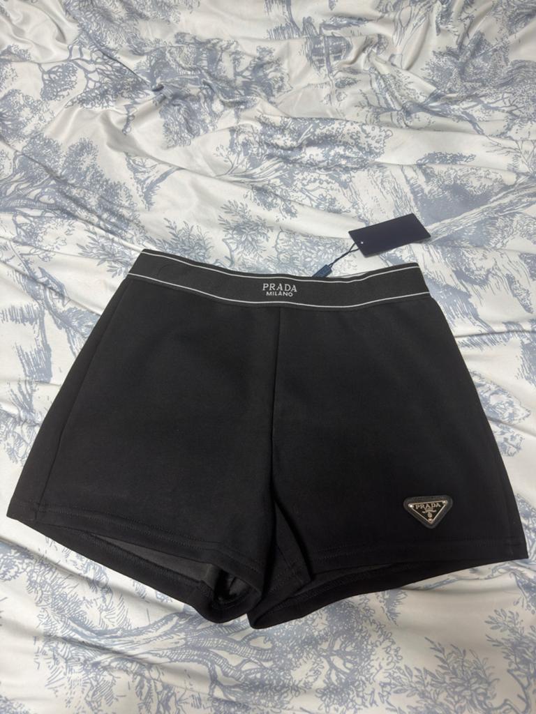 Prada Milano Zwarte Shorts met Logo - Nieuw met label, Maat 38/40 (M), Kort, Zwart, Nieuw