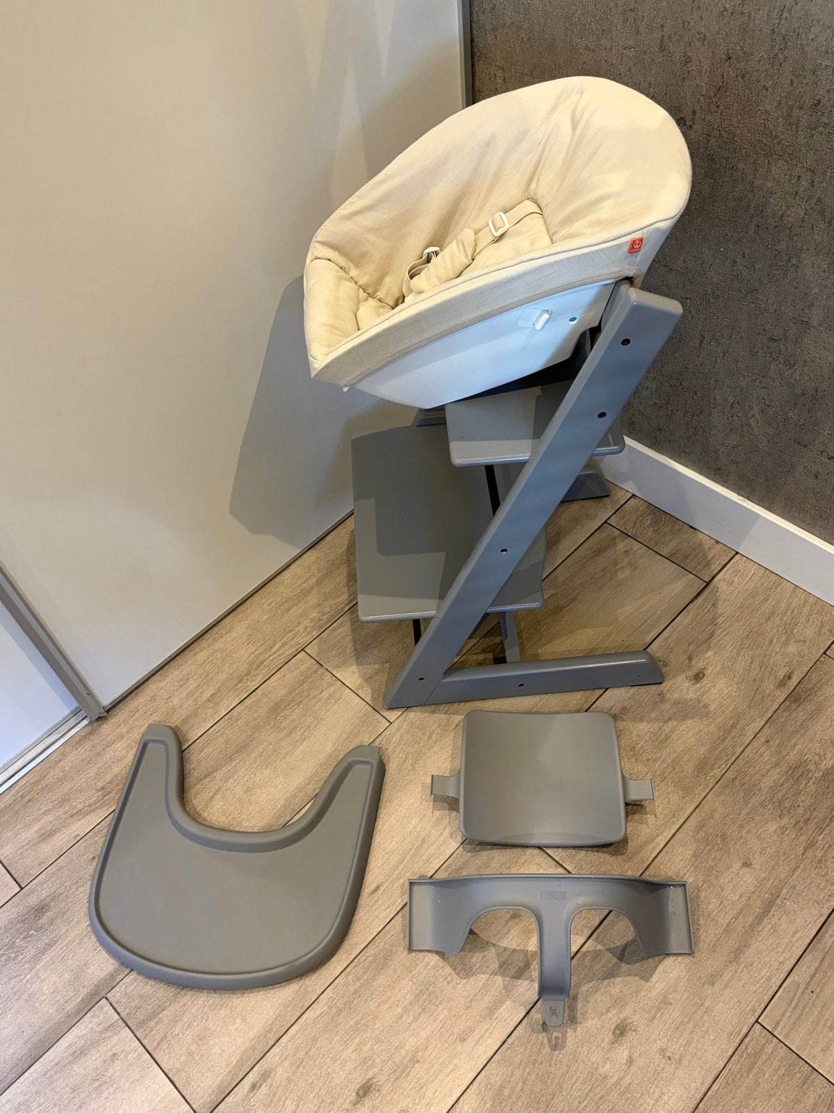 Stokke Tripp Trapp Complete Set – Storm Grey – €175, Kinderen en Baby's, Ophalen of Verzenden, Zo goed als nieuw, Meegroeistoel