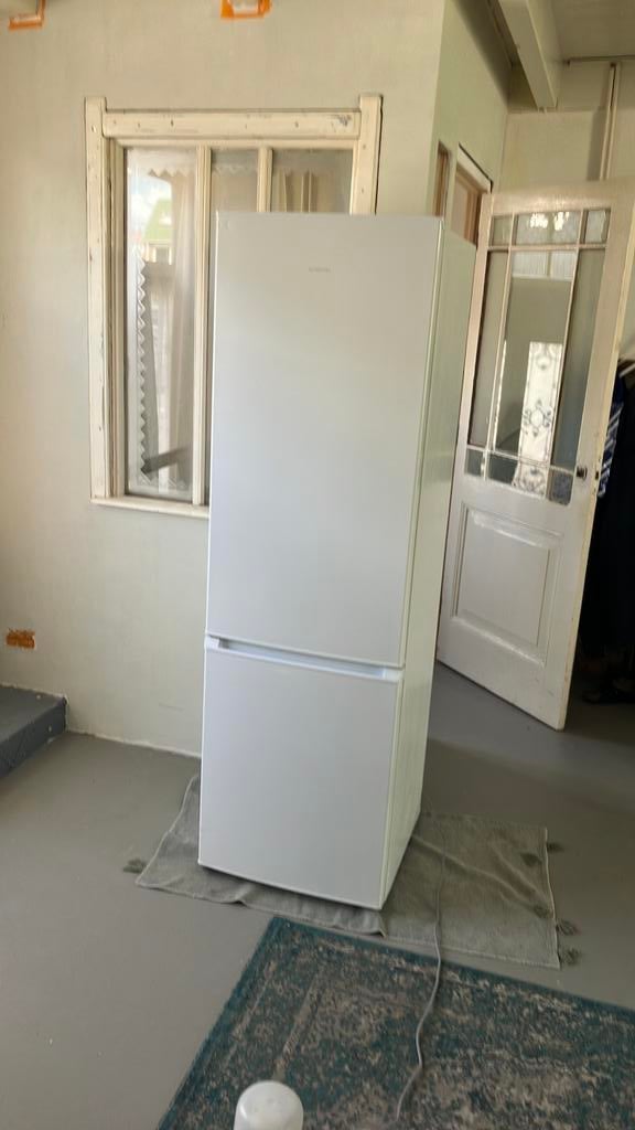 Inventum koelvriescombinatie, Witgoed en Apparatuur, Koelkasten en IJskasten, Ophalen, Gebruikt, 200 liter of meer, Met aparte vriezer
