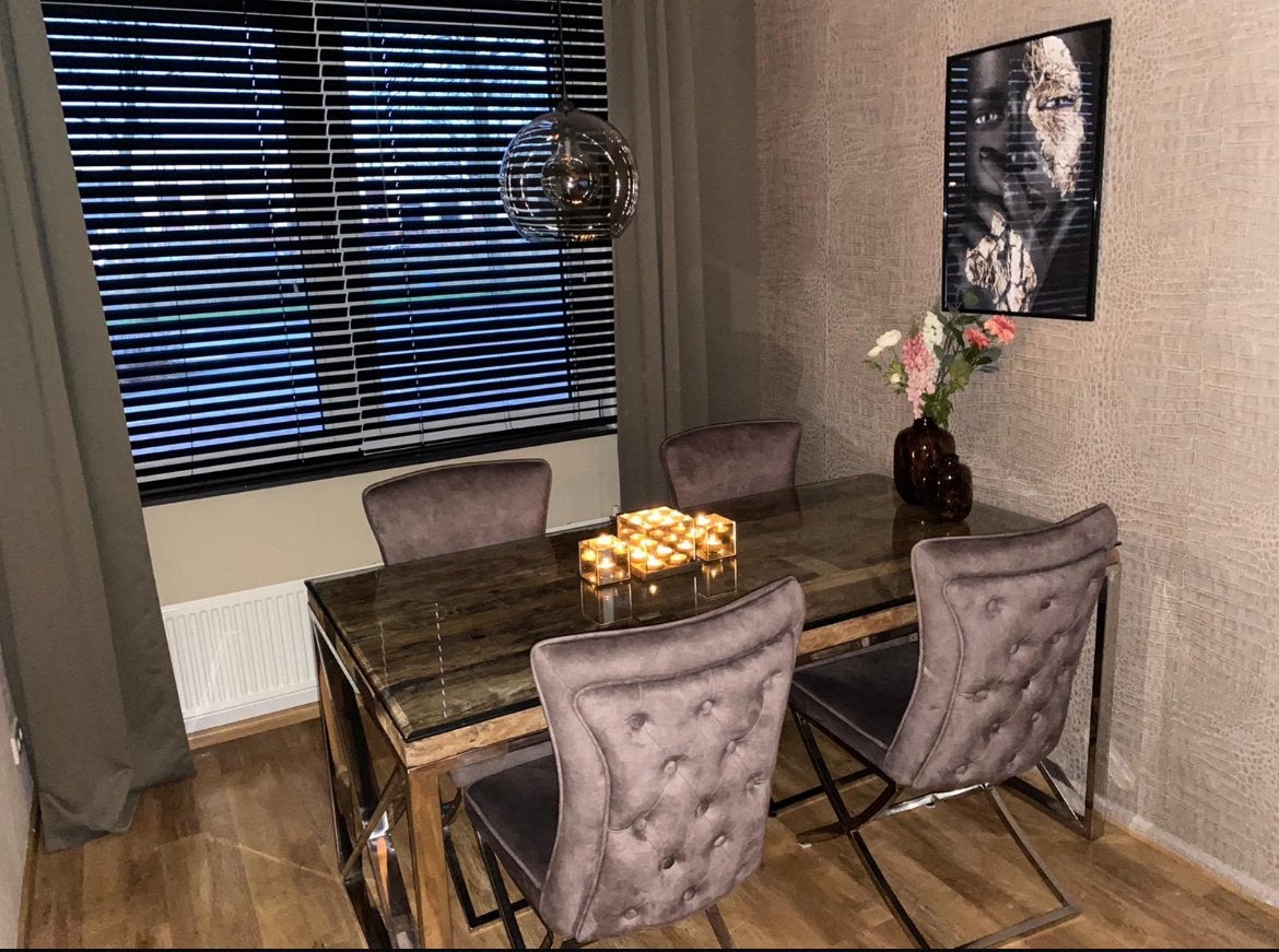 Robuuste houten eettafel met glasplaat, Ophalen