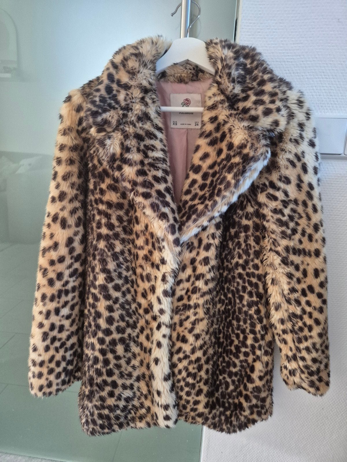 faux fur leopard jas XS, Bruin, Ophalen of Verzenden, Zo goed als nieuw, Pull & Bear
