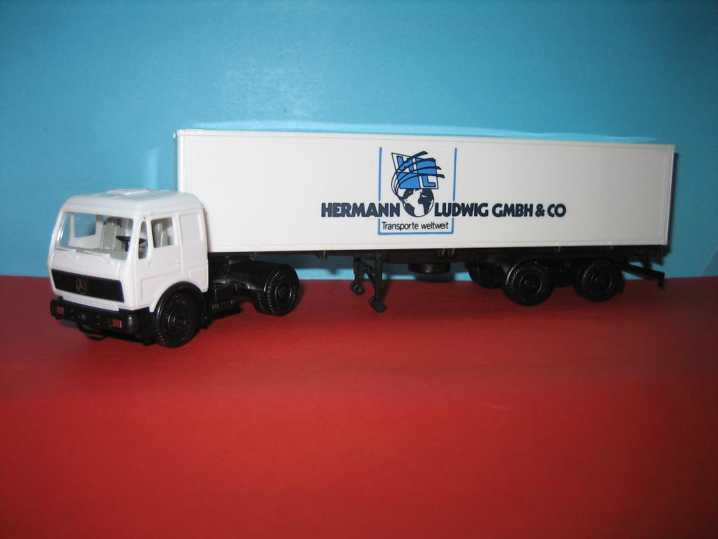 Ludwig-Hermann  MERCEDES met oplegger  Herpa, Ophalen of Verzenden, Zo goed als nieuw, Bus of Vrachtwagen, Herpa