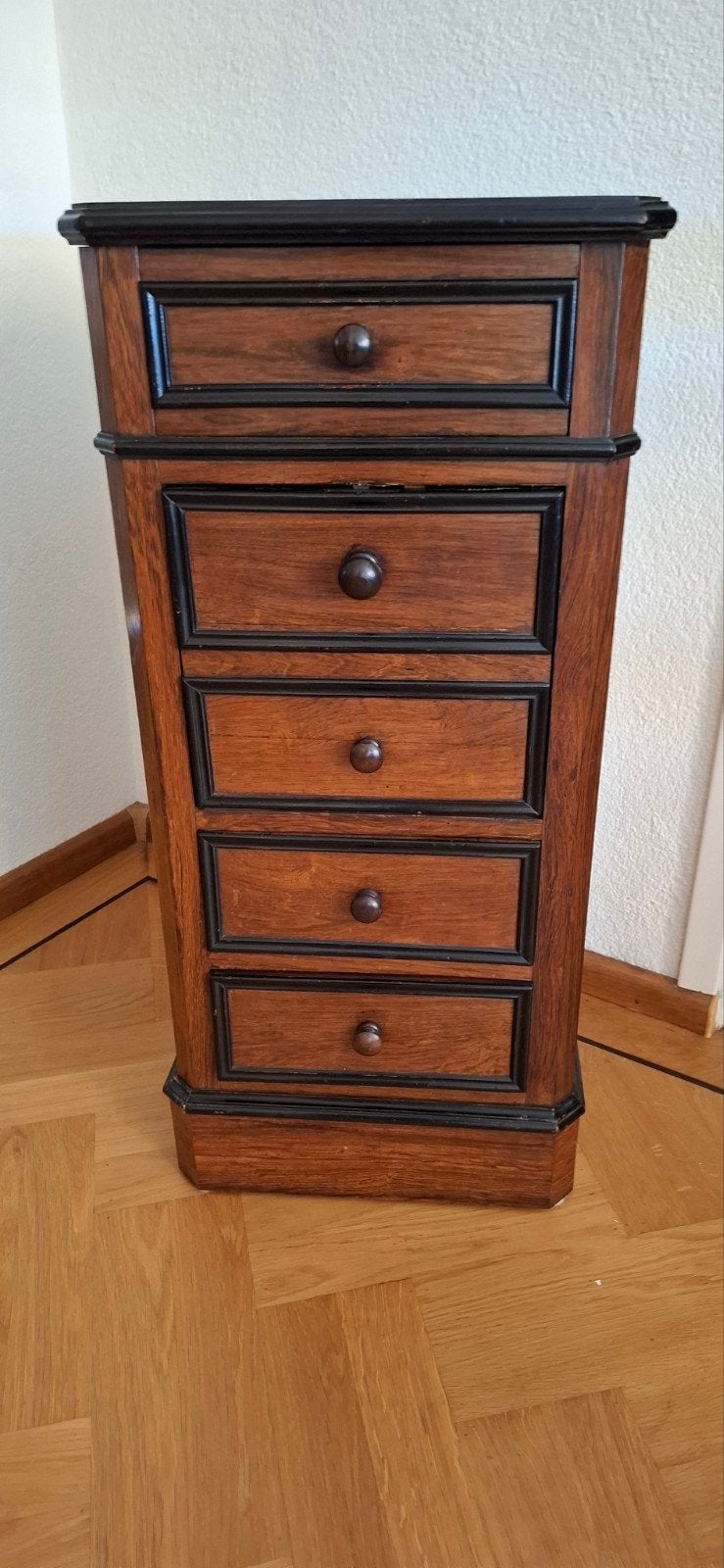 Antieke houten ladekast met 3 lades en 1 klepkastje, Ophalen