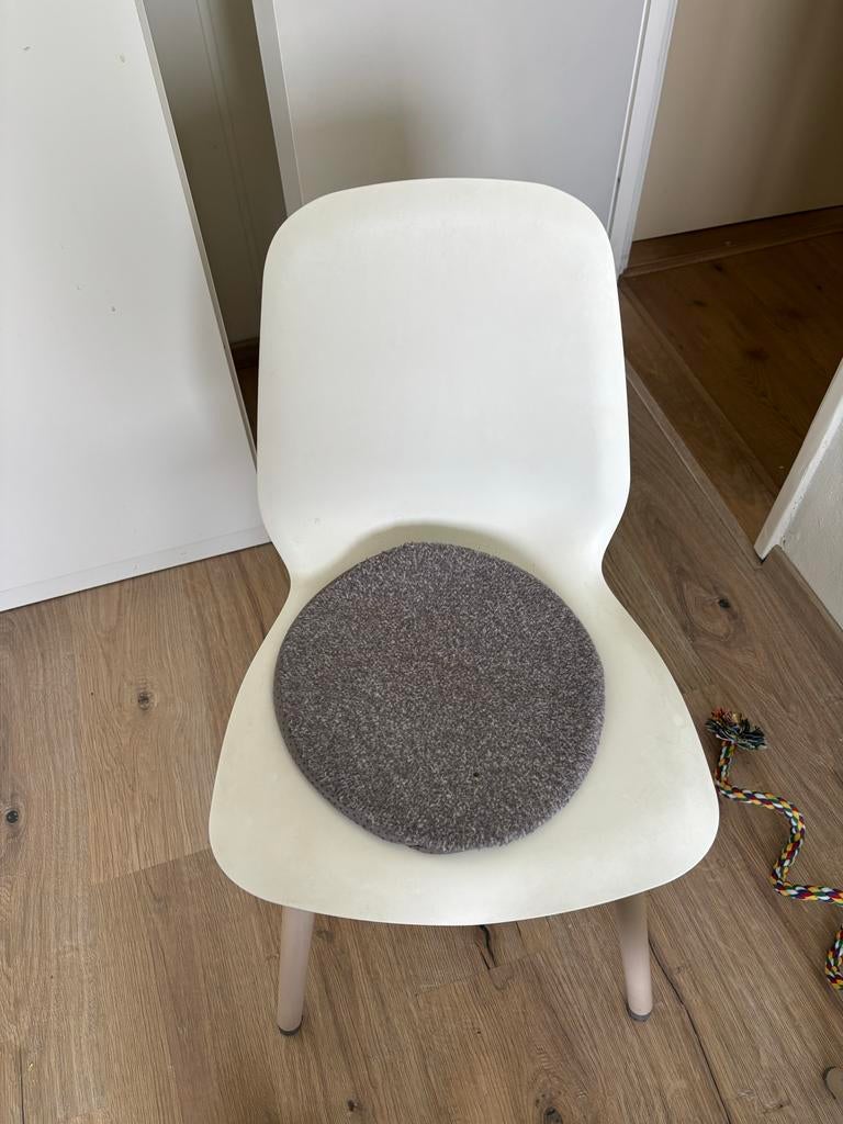 2 Ikea kuipstoelen met kussentjes, Ophalen, Kunststof, Gebruikt, Twee