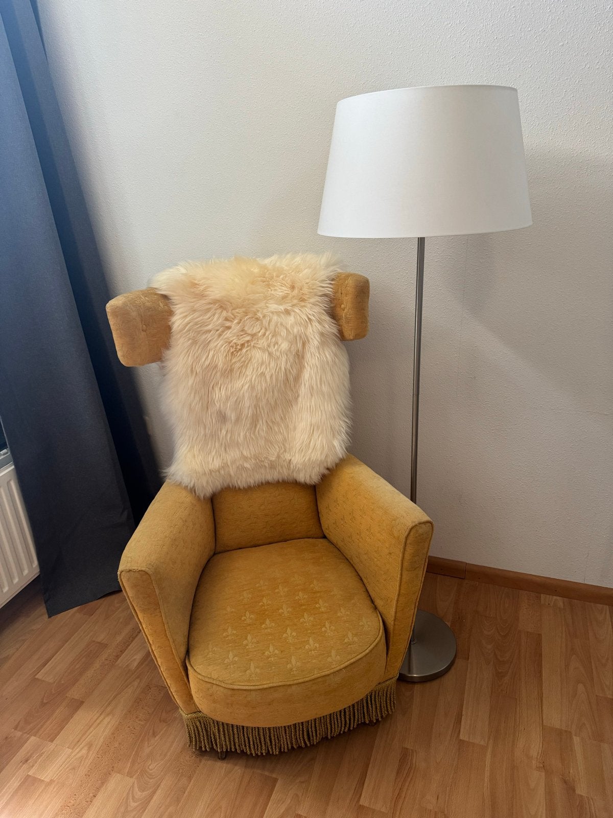 Vintage Okergele Fauteuil met Franjes, Gebruikt, 75 tot 100 cm, Ophalen of Verzenden, Stof