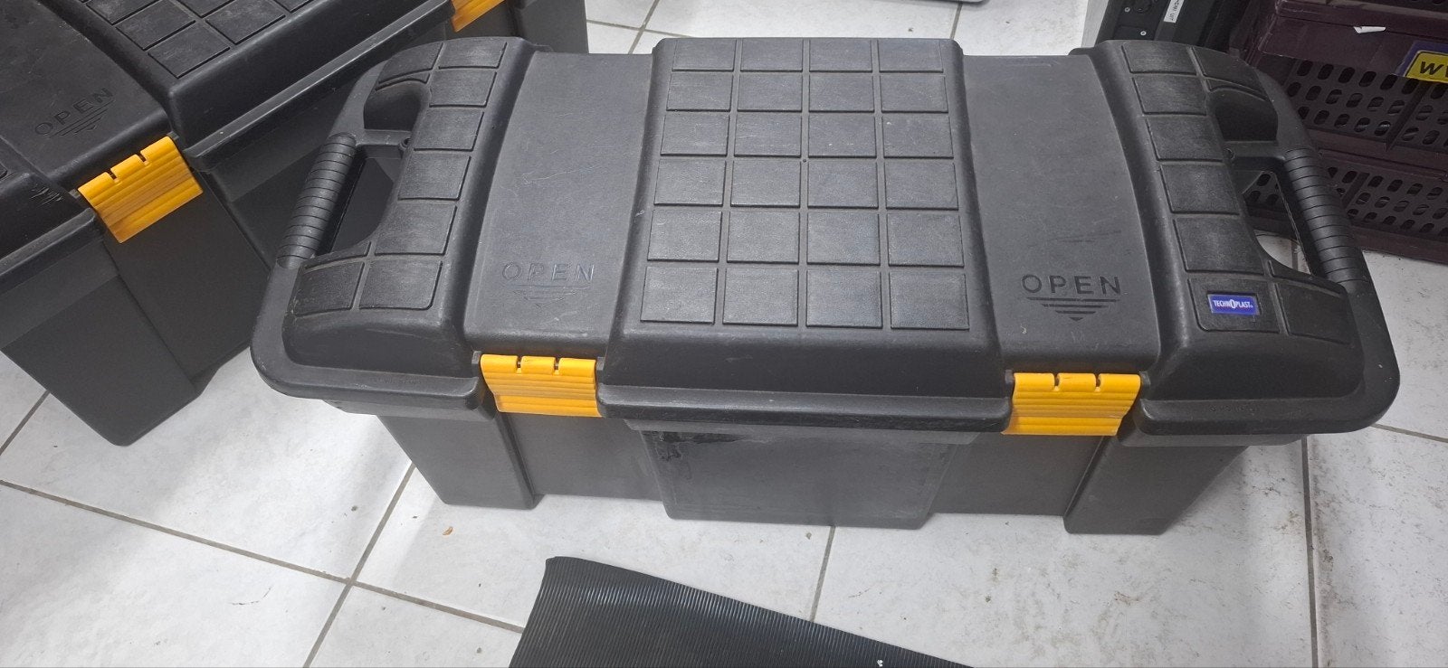 Twee Technoplast Zwarte (Gereedschaps)kisten, Ophalen, Gebruikt