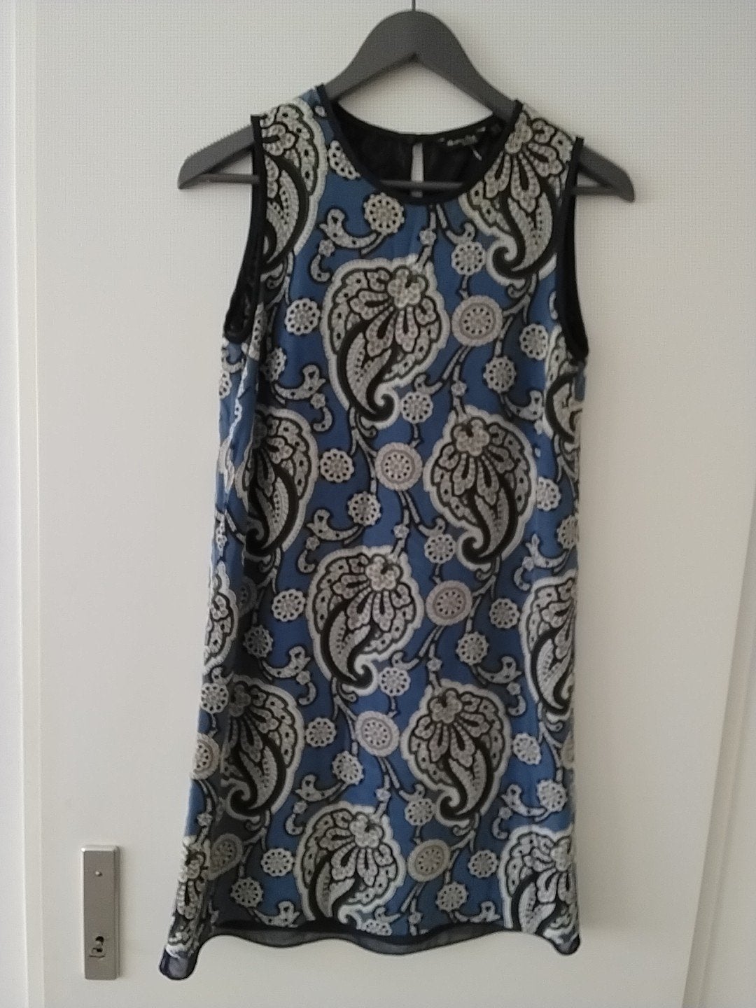 Jurk mouwloos zijde 36 Massimo Dutti nieuw blauw, Ophalen of Verzenden, Nieuw, Maat 36 (S), Onder de knie