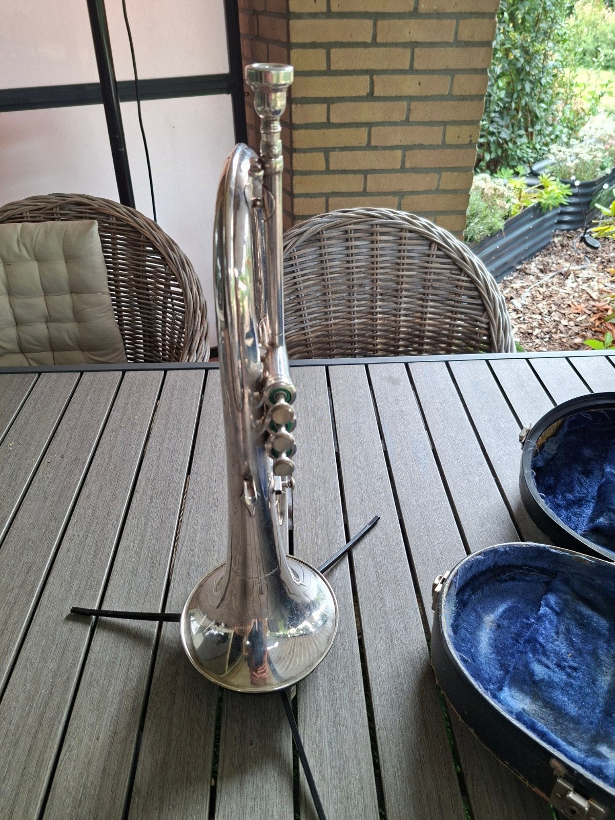 Courtois bugel en cornet + div.toebehoren, Muziek en Instrumenten, Blaasinstrumenten | Trompetten, Ophalen of Verzenden, Gebruikt