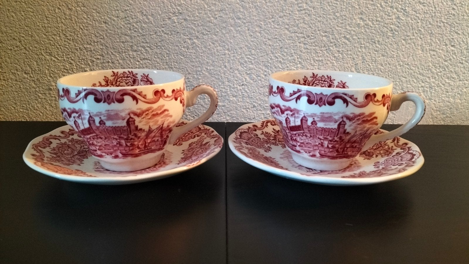 2 kop en schotels Royal Homes of Britain England, Ophalen of Verzenden, Zo goed als nieuw, Aardewerk, Kop(pen) en/of Schotel(s)