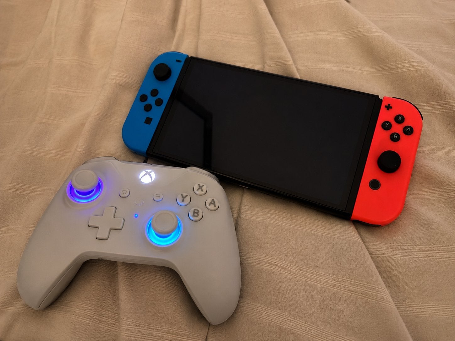 Nintendo Switch OLED met extra controllers en 16 games, Spelcomputers en Games, Spelcomputers | Nintendo Switch, Switch OLED, Met games