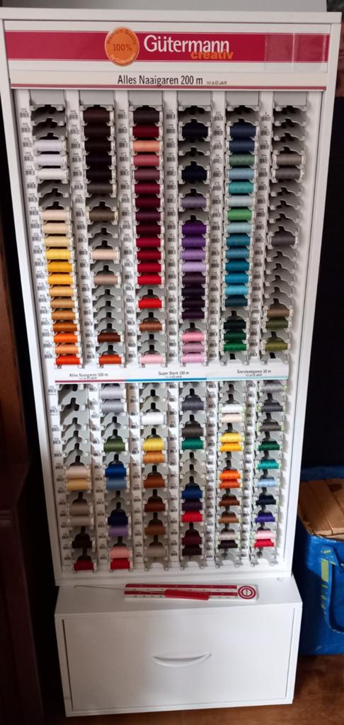 gutermann naaigaren kast met of zonder klossen, Ophalen, Nieuw, Garen of Naald(en)
