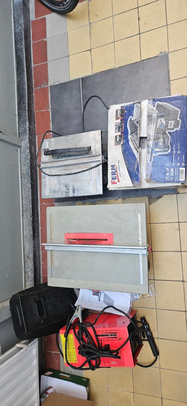 Zaagtafels en lasapparaat samen of appart te koop, Ophalen, Gebruikt, Minder dan 150 ampère, Elektroden