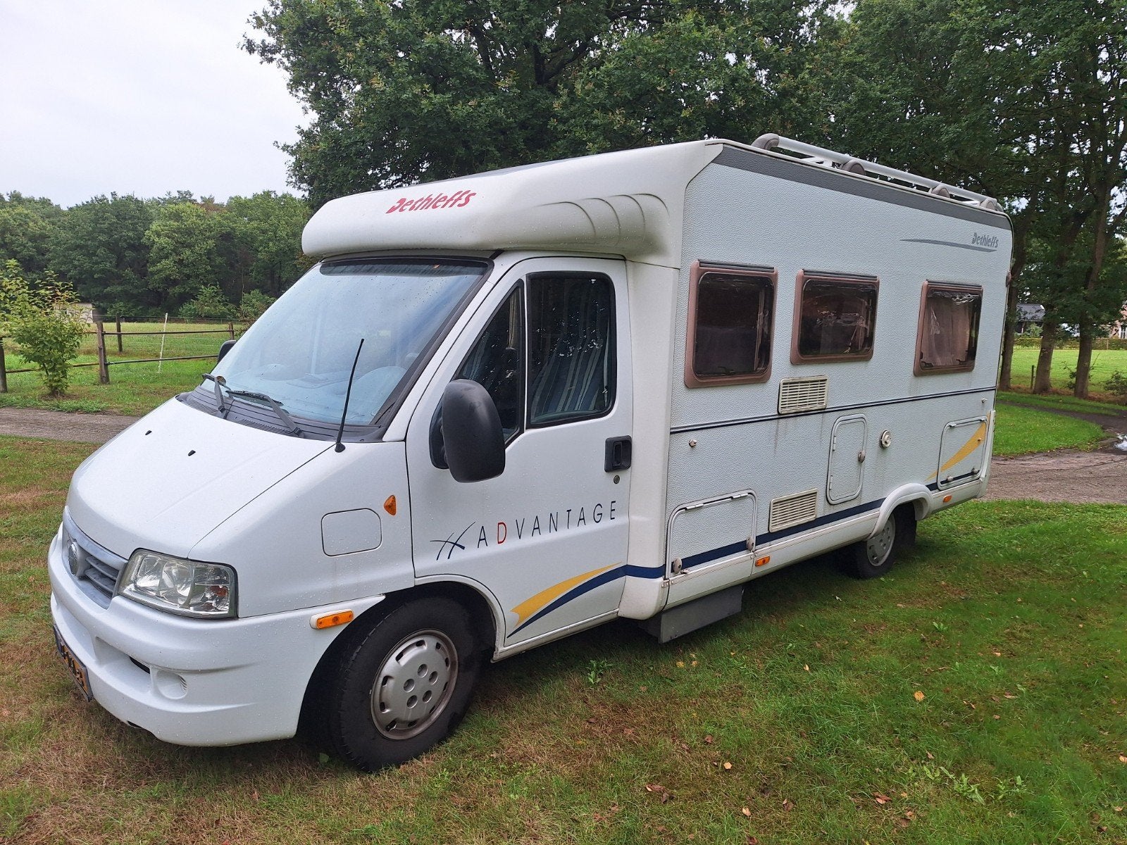 Dethleffs Camper uit 2004 met TV en schotel en, Caravans en Kamperen, Campers, Standaard zit, Ringverwarming, Fiat, Tot en met 2