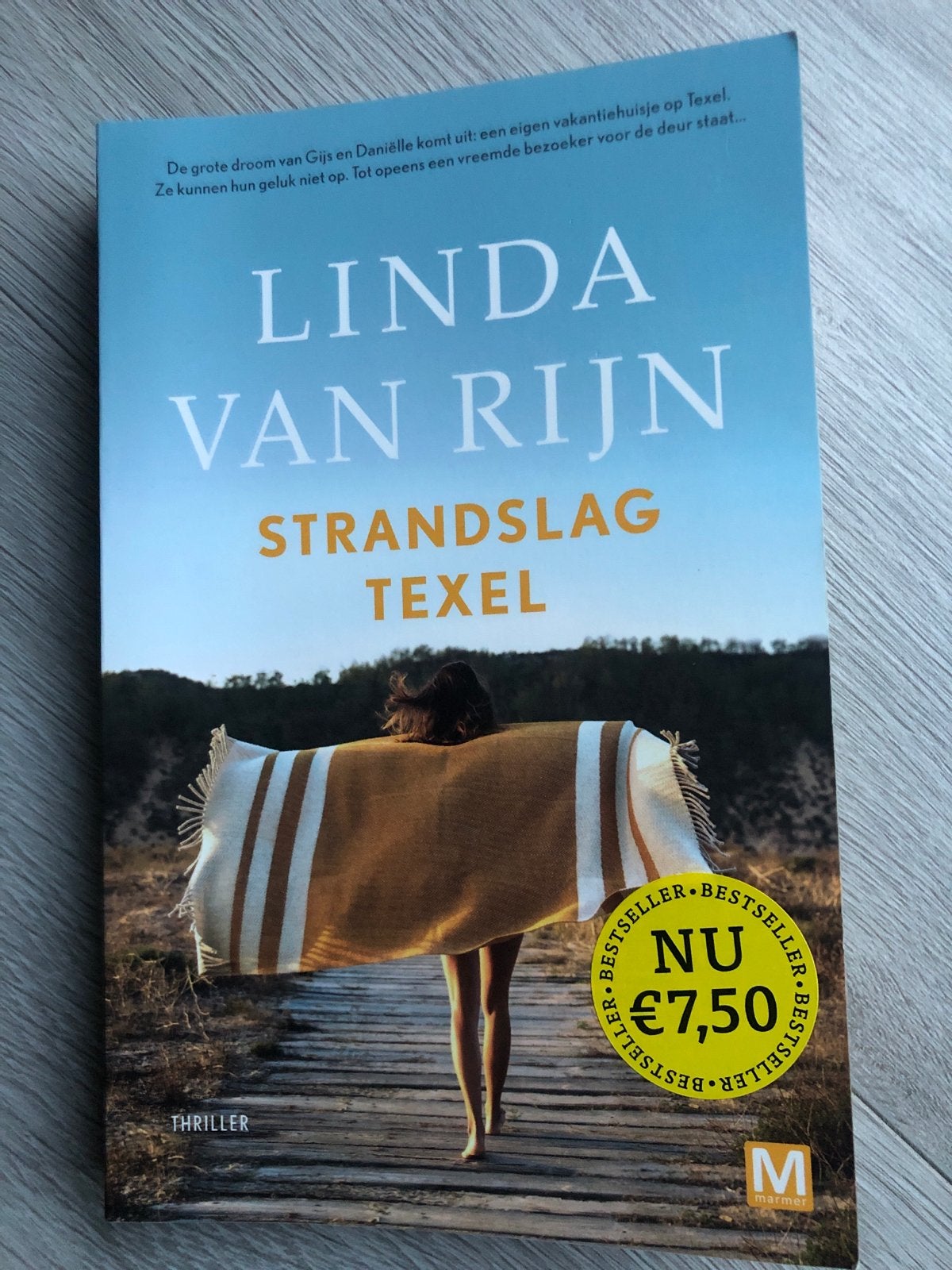 Strandslag Texel - Linda van Rijn (Thriller), Ophalen of Verzenden, Zo goed als nieuw, Nederland