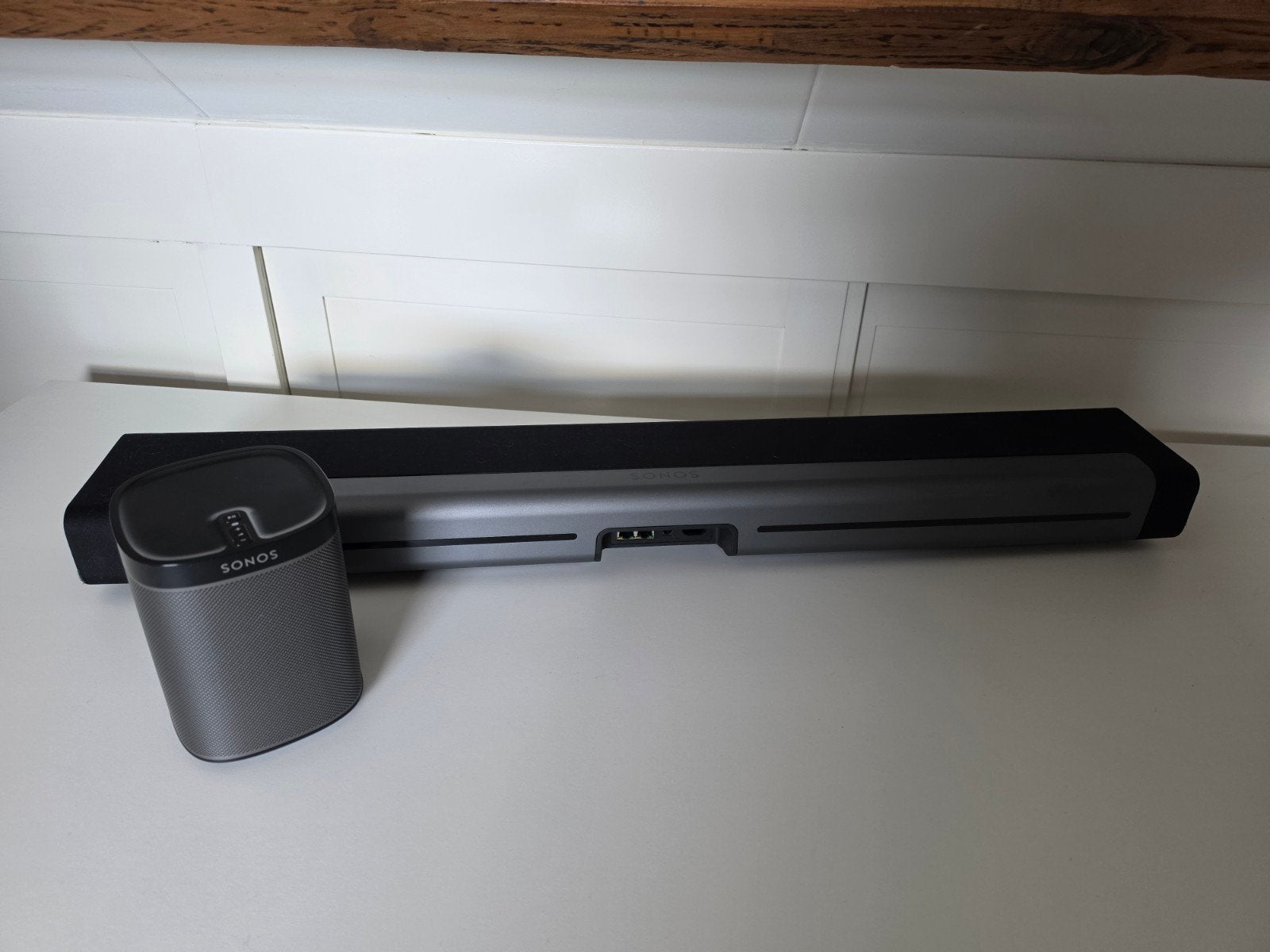 Sonos soundplaybar incl 4 Sonos Play 1 speak en sta beugelse