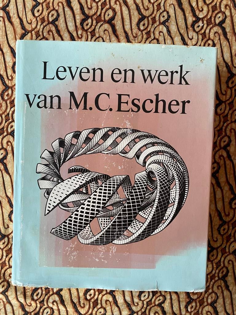 BOEK: LEVEN EN WERK VAN M.C.ESCHER, Boeken, Kunst en Cultuur | Beeldend, Ophalen of Verzenden, Gelezen, Grafische vormgeving, M.C. Escher