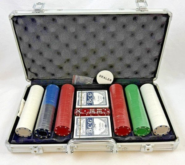 Aluminium pokerset koffer met 300 chips kaarten poker, Hobby en Vrije tijd, Gezelschapsspellen | Kaartspellen, Verzenden, Onbekend