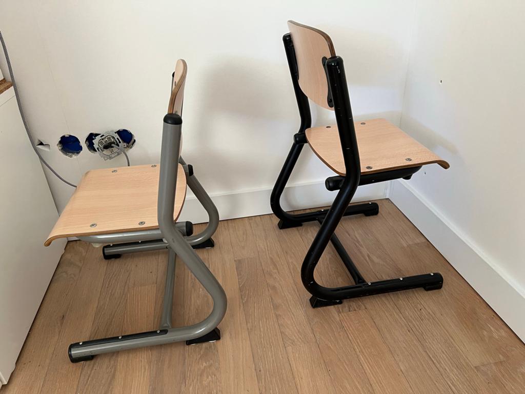2 schoolstoelen (€15 per stoel), Ophalen, Gebruikt, Twee, Overige kleuren