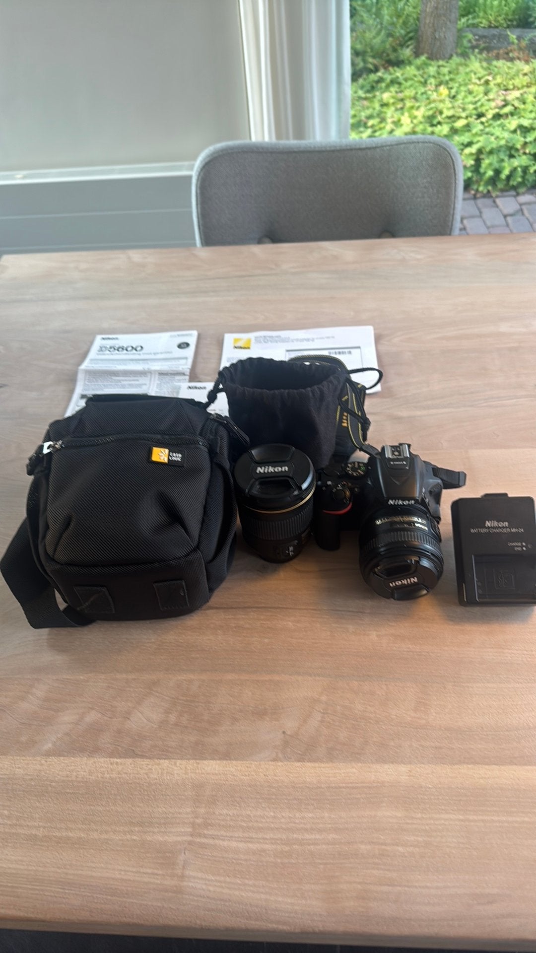 Te Koop Nikon D 5600 body met 2 lenzen, Ophalen, Spiegelreflex, Zo goed als nieuw, 24 megapixels
