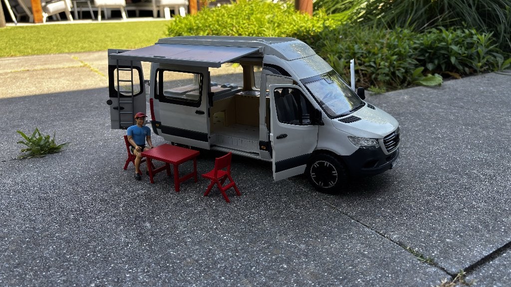 Bruder 02672 MB Sprinter camper met chauffeur, Ophalen of Verzenden, Gebruikt