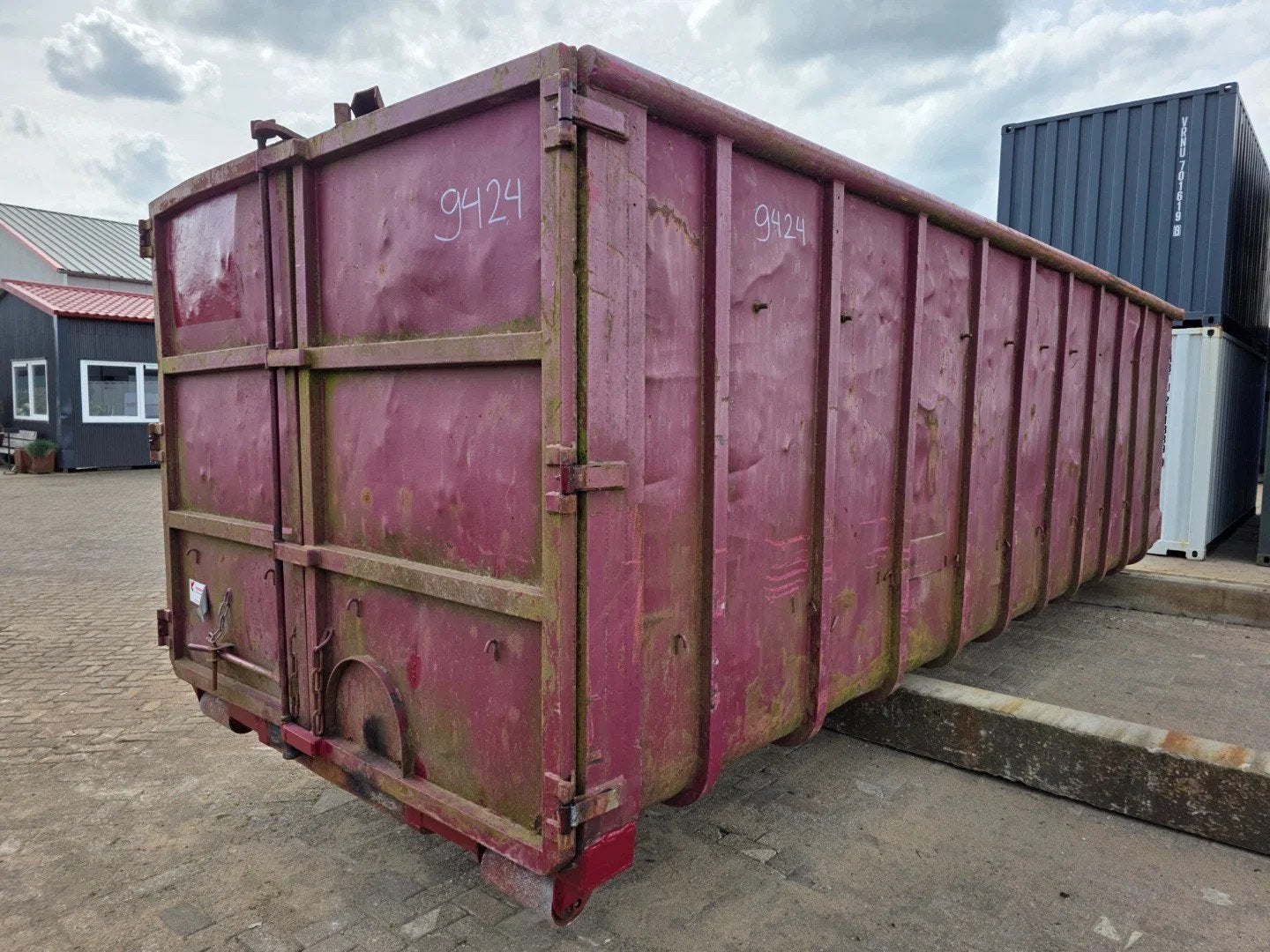 VERNOOY AFZETCONTAINER 9424, Dave Vernooij, Dave@vernooy.nl, Kellensedwarsweg 9
4004JKC  Tiel, NL