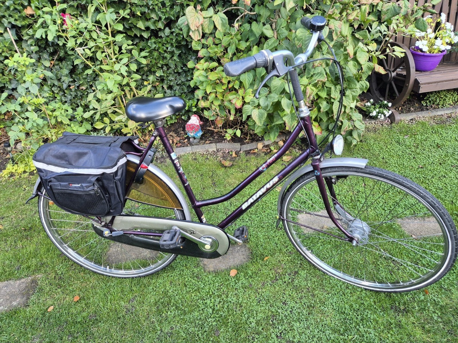 Batavus Retro damesfiets met lage instap en fietstassen, Fietsen en Brommers, Ophalen, Gebruikt, Batavus, (Extra) lage instap