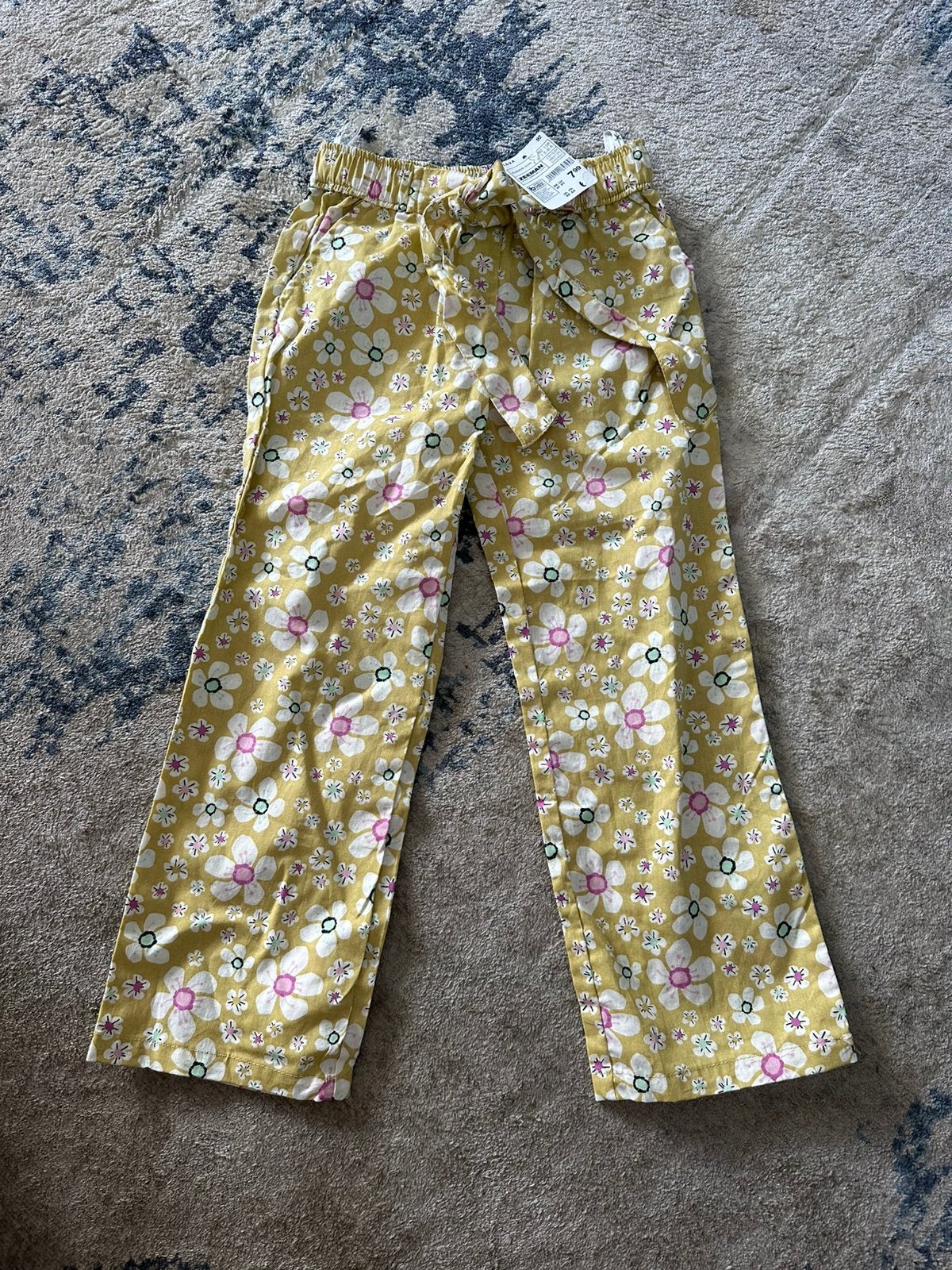 Nieuwe gele luchtige broek met bloemen Zeeman maat 92, Ophalen of Verzenden, Nieuw, Meisje, Broek
