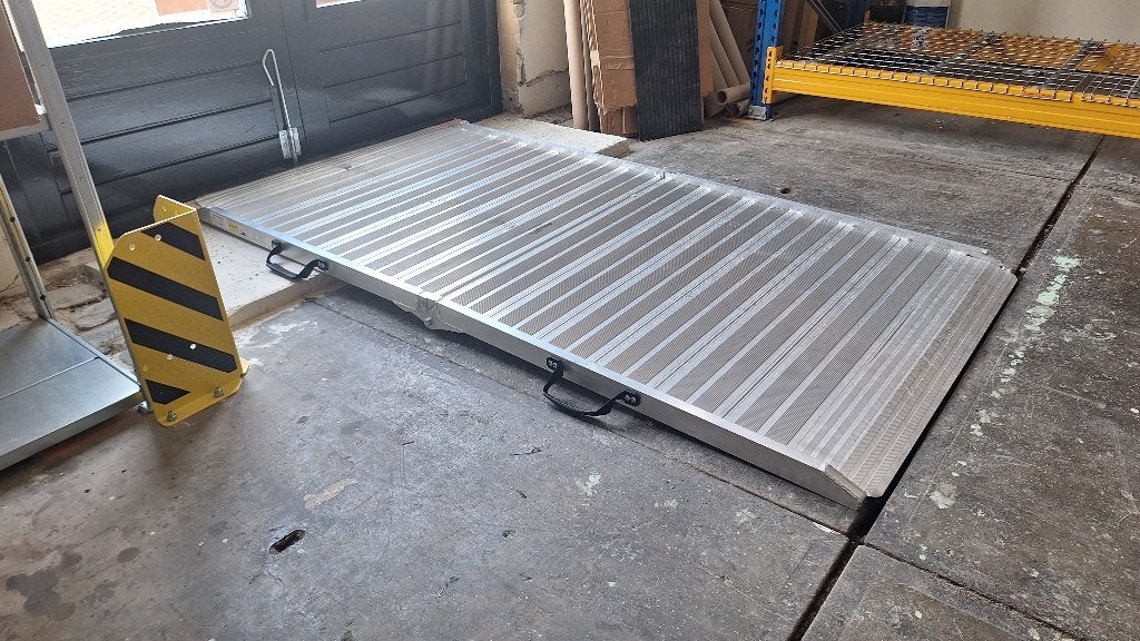Oprijplaat aluminium 400kg 2130 x 700mm inklapbaar, Ophalen, Gebruikt