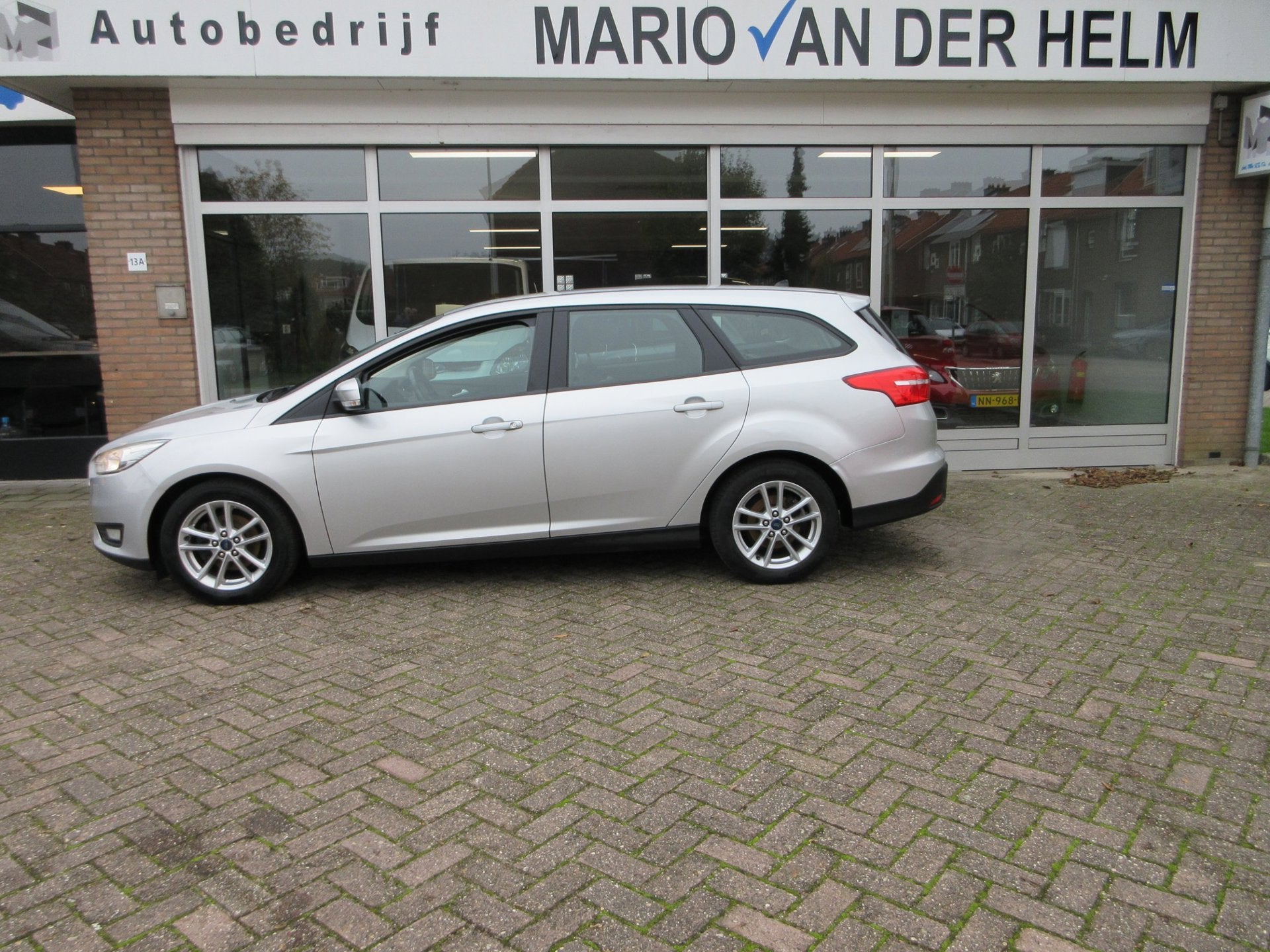 Ford Focus Wagon 1.0 Titanium Edition, Auto's, Gebruikt, Handgeschakeld, 1216 kg, 3 cilinders