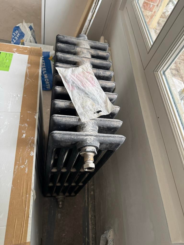 Gietijzeren radiator, Doe-het-zelf en Verbouw, Verwarming en Radiatoren, Ophalen, 30 tot 80 cm, Gebruikt, Radiator