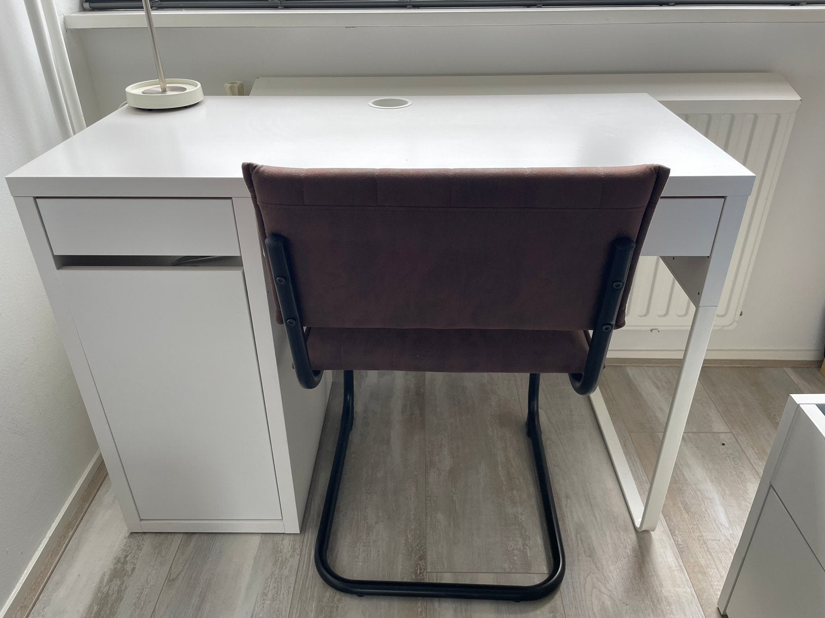 Wit MICKE bureau ikea 105x50 cm, Ophalen, Zo goed als nieuw