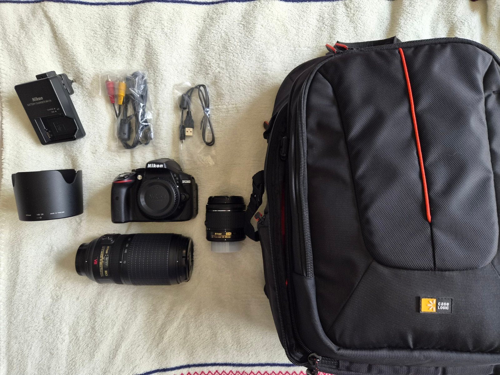 Nikon D5300 spiegelreflexcamera met 2 lenzen en tas, Ophalen of Verzenden