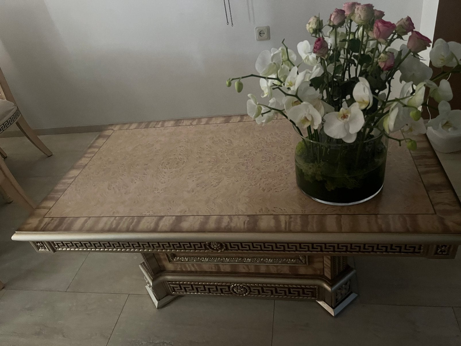 Tafel met 8 stoelen en salontafel, Ophalen, Zo goed als nieuw, 25 tot 50 cm, Rechthoekig