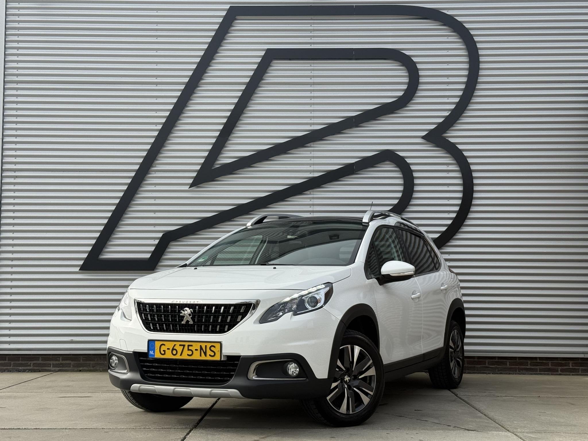 Peugeot 2008 1.2 PureTech Allure 2e Eigenaar|Navi|Pano|Camer, Voorwielaandrijving, Stof, 1199 cc, Wit