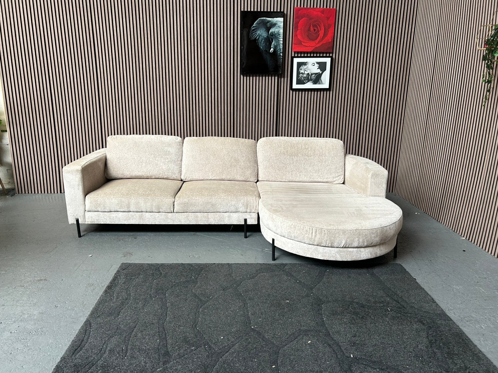 GRATIS LEVERING Loungebank Teddystof Beige 300X185 GEREINIGD, Huis en Inrichting, Beige teddy stof lounge bank, Hoekbank, 300 cm of meer