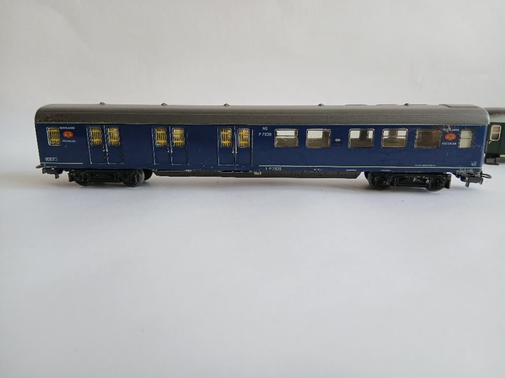 2 Marklin rijtuigen: NS Postrijtuig en DB bag.rijtuig. lees!, Ophalen, Wisselstroom, Gebruikt, Wagon