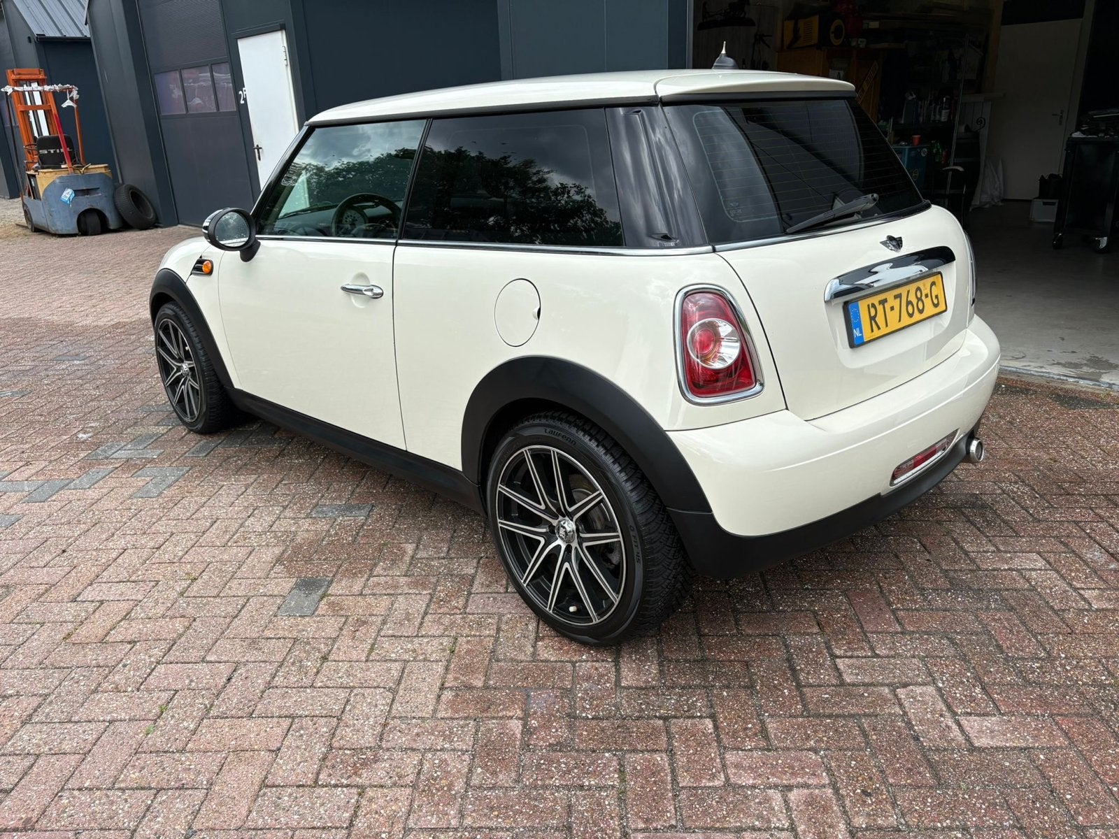 Mini 1.6 D ONE 2012 Wit, Auto's, Mini, Voorwielaandrijving, 4 cilinders, 4 stoelen, Wit