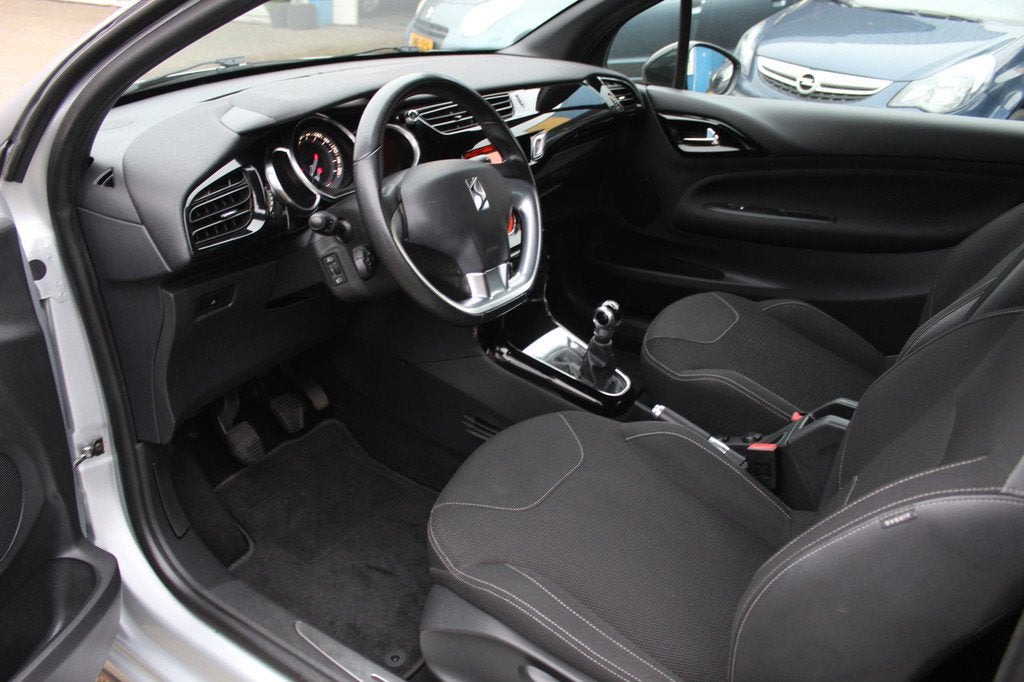 Citroën DS3 1.6-16V "So Chic" Clima - Cruise ! 120 Pk, Auto's, Citroën, Voorwielaandrijving, Stof, Gebruikt, Zwart