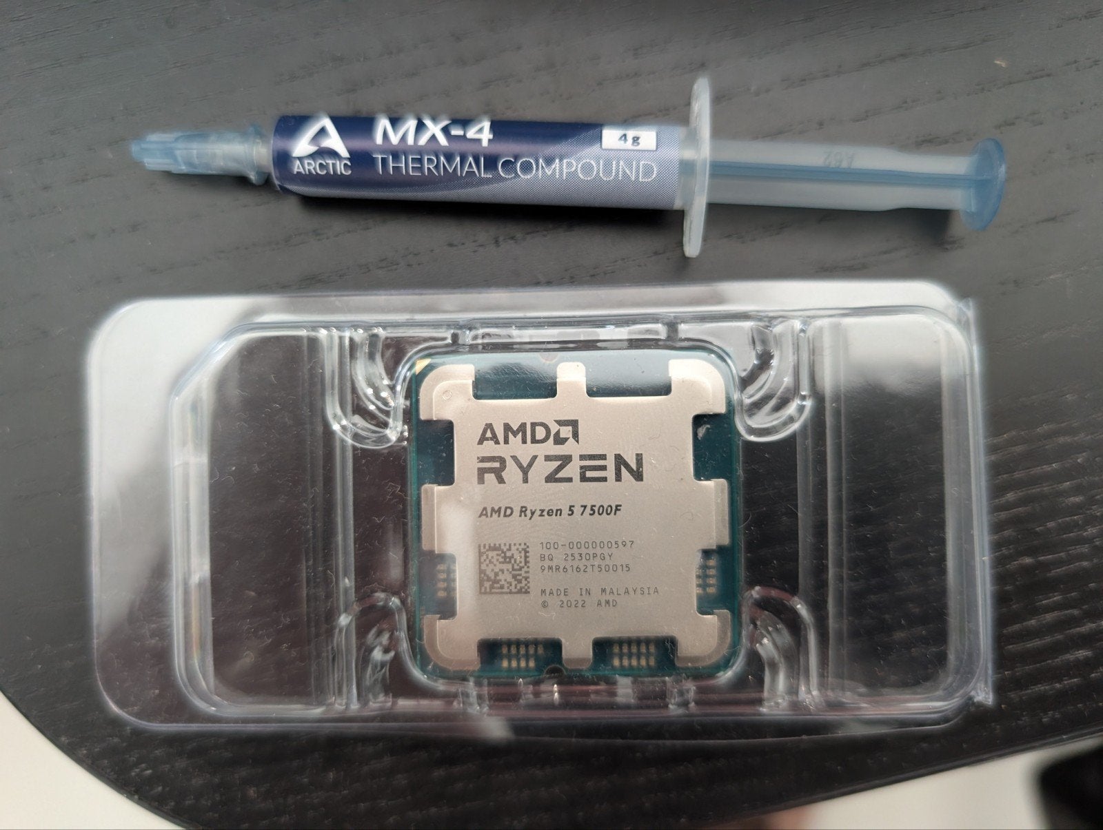 AMD Ryzen 5 7500F Processor inclusief koelpasta, Computers en Software, Processors, Ophalen of Verzenden, Zo goed als nieuw, AMD Ryzen 7500F
