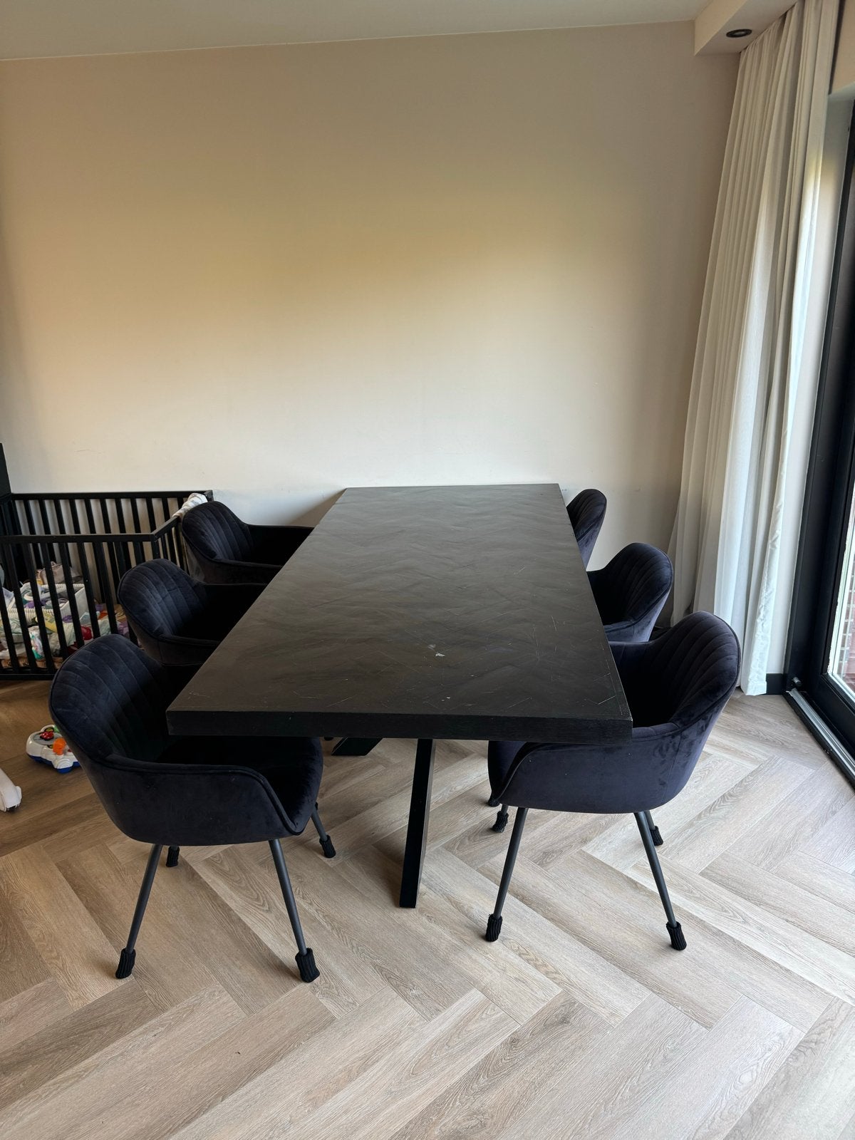 Zwarte vissegraat Eettafel met 6 Comfortabele Stoelen, Ophalen, Gebruikt, 50 tot 100 cm, Vier personen