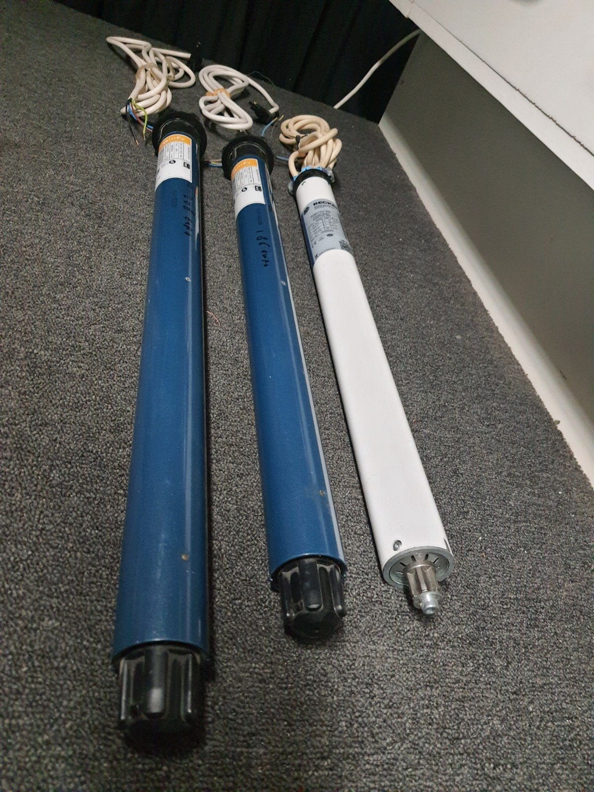 3 nieuwe motoren . 2x somfy 1x becker, Doe-het-zelf en Verbouw, Minder dan 100 cm, Wit, Nieuw, Ophalen of Verzenden