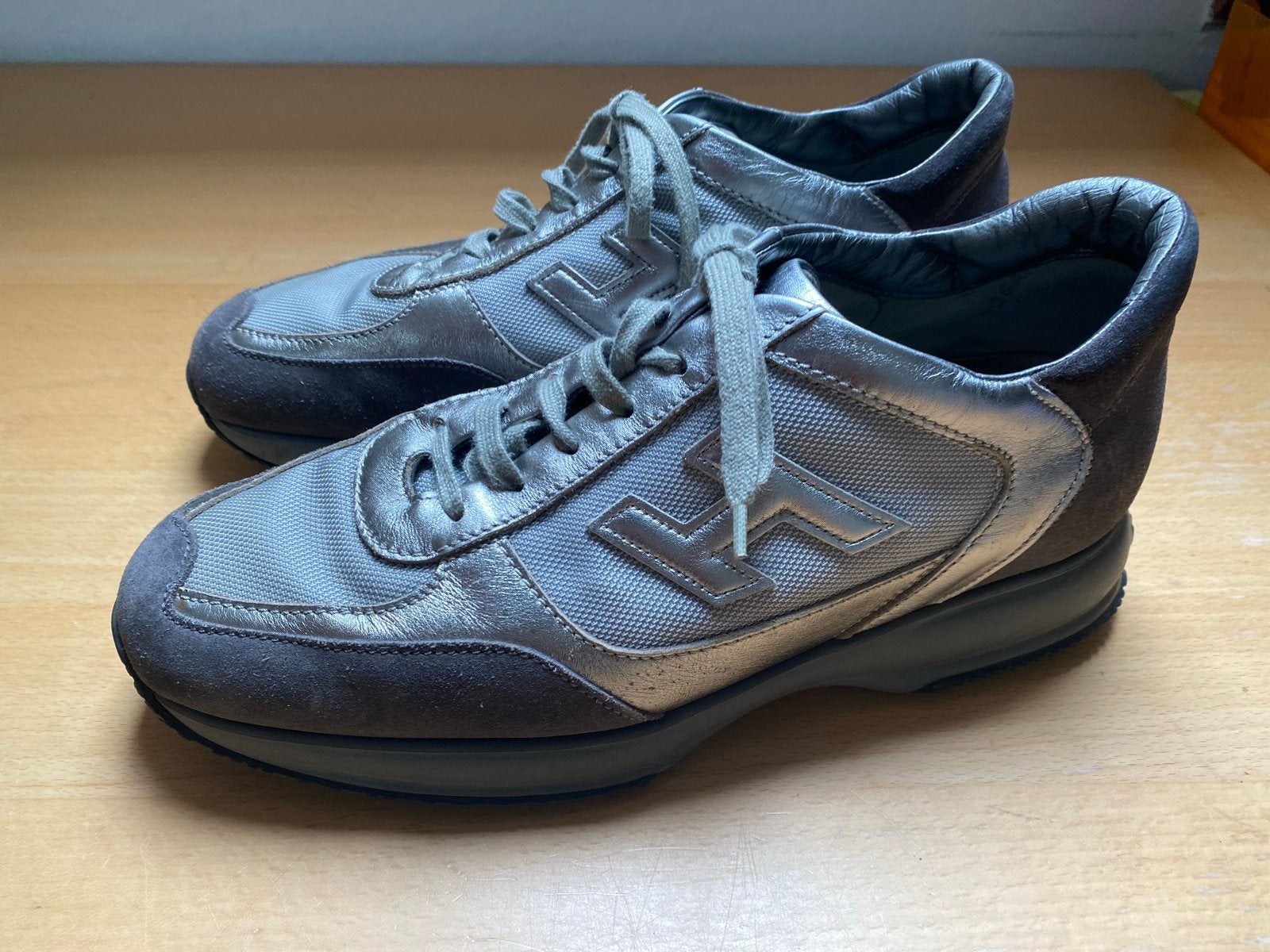 Hogan exclusieve sneakers grijs/zilver - zachte zool, Overige kleuren, Verzenden, Sneakers of Gympen, Zo goed als nieuw