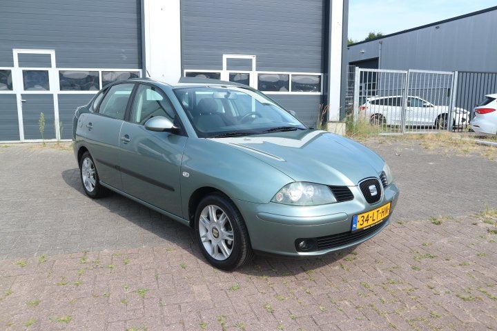 SEAT Cordoba 1.4-16V Signo (bj 2003), Voorwielaandrijving, Gebruikt, Zwart, 4 cilinders