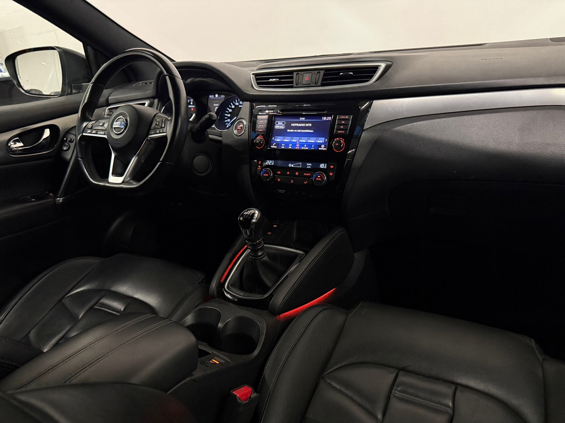 Nissan Qashqai 1.3 DIG-T Tekna + Pano 360 Leder Memory Bose, Auto's, Voorwielaandrijving, Verwarmde buitenspiegels, 687 kg, Gebruikt