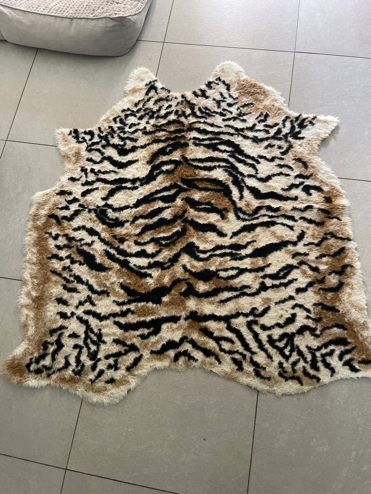 Tijgervel vloerkleed - Zacht en decoratief, Ophalen, Gebruikt, 100 tot 150 cm, Beige