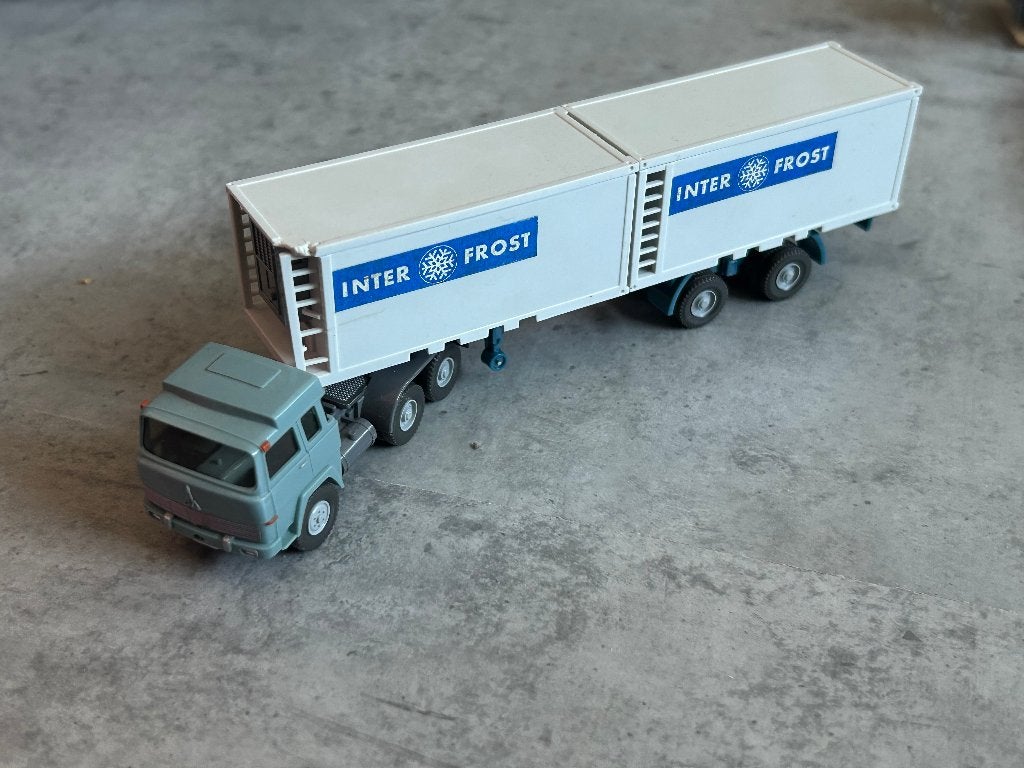 Wiking Magirus + 2x 20ft Interfrost containers, Ophalen of Verzenden, Zo goed als nieuw, Bus of Vrachtwagen, Wiking