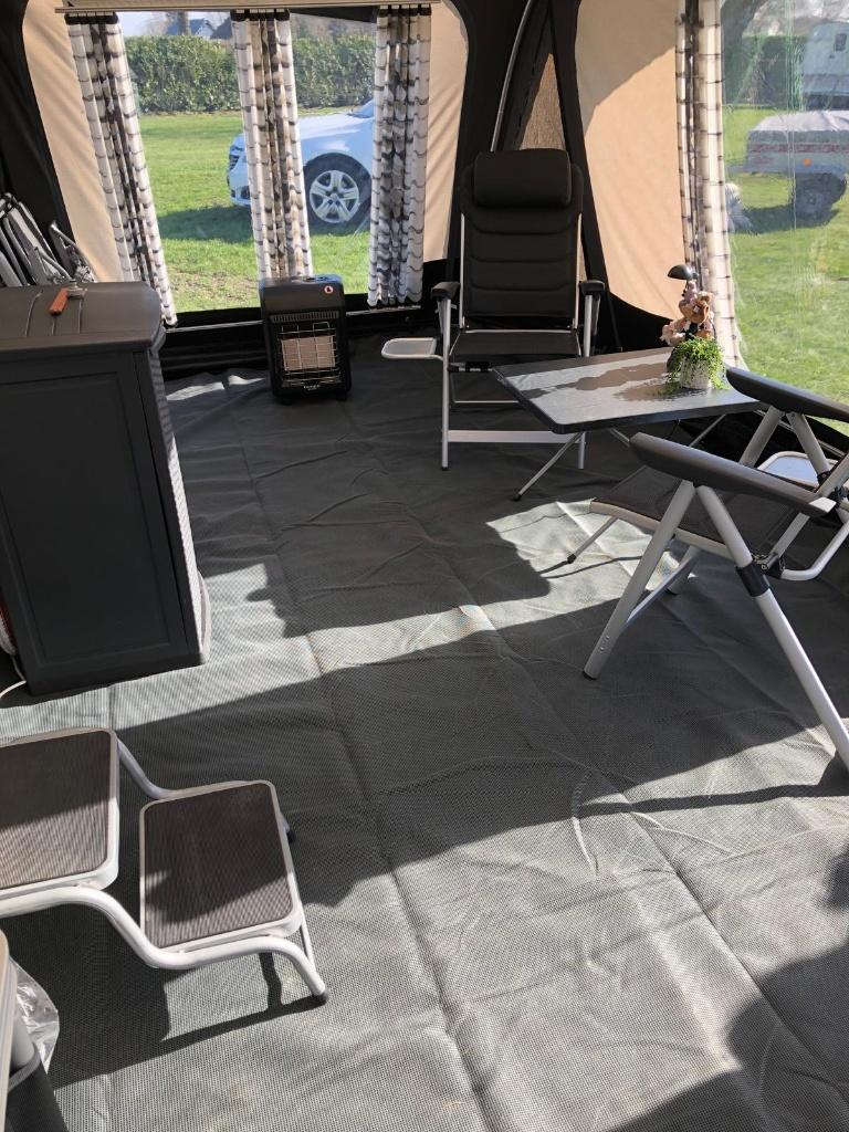 Caravan, Kachel, Rondzit, Hobby, Frans bed