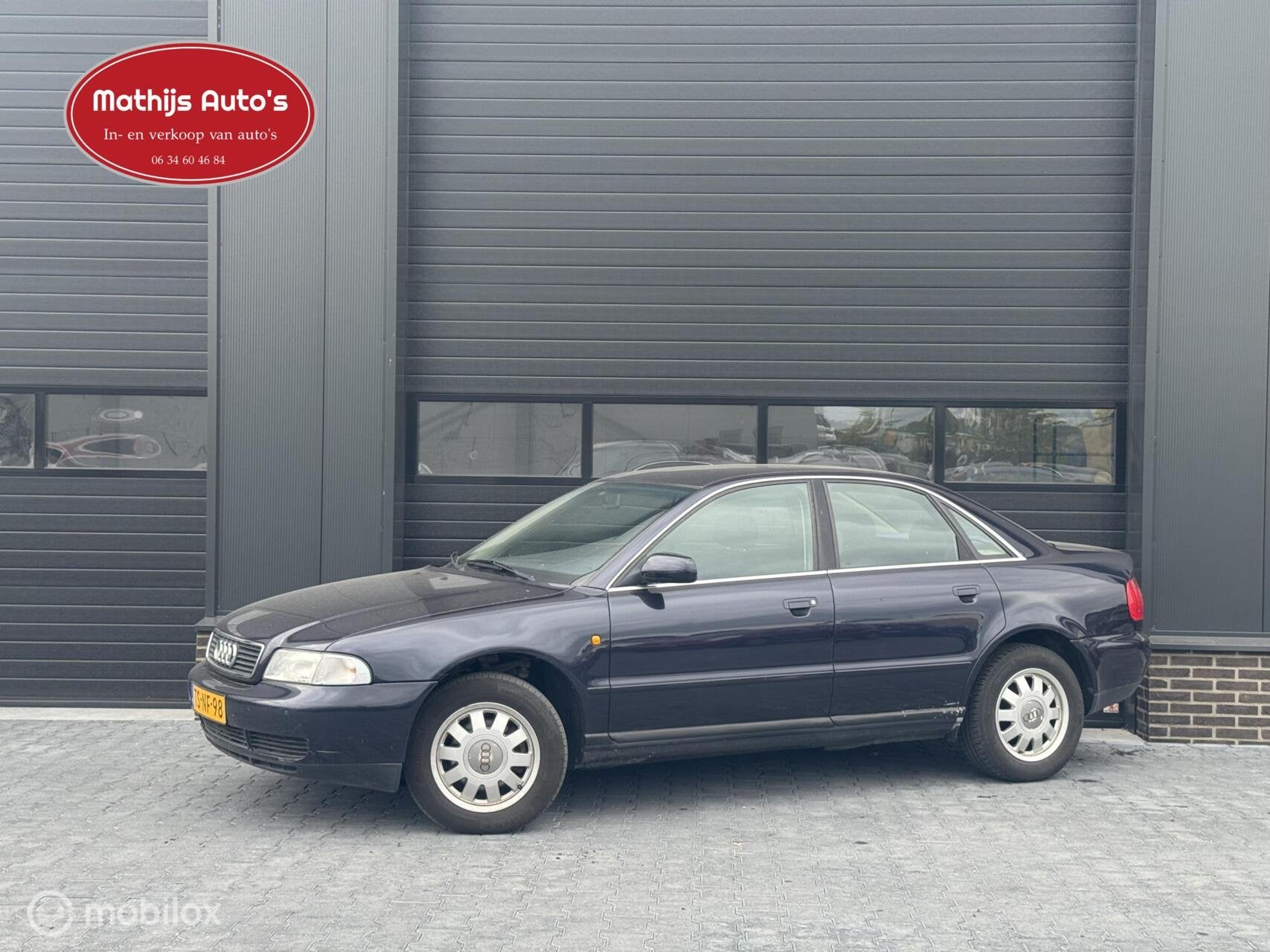 Audi A4 Limousine 1.6 Advance Automaat! Airco! Nieuwe APK!, Auto's, 101 pk, 4 cilinders, Blauw, A4